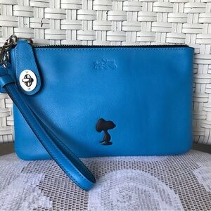 Coach X Snoopy Turn Lock Folio Wrislet